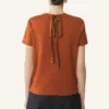 Camiseta de algodón con detalle de cinta Camiseta de algodón con detalle de cinta