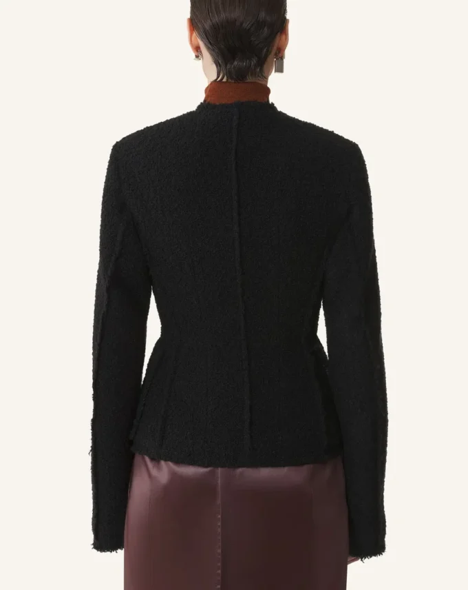 Chaqueta asimétrica de lana bouclé