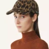 Gorra con estampado de leopardo