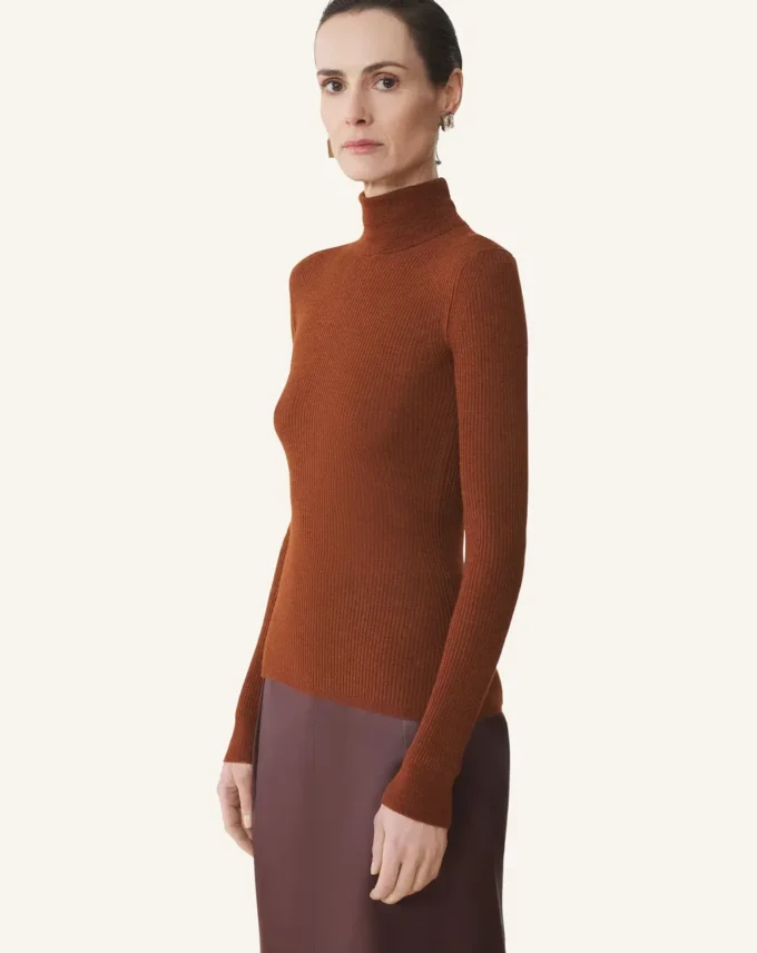 Jersey de cuello alto de lana merina y seda