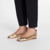 Las bailarinas planas de piel metalizada