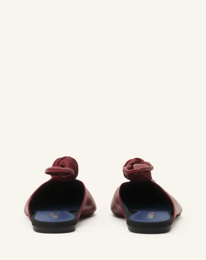 Mules con lazo de cuero Midnight Step Mules con lazo de cuero Midnight Step