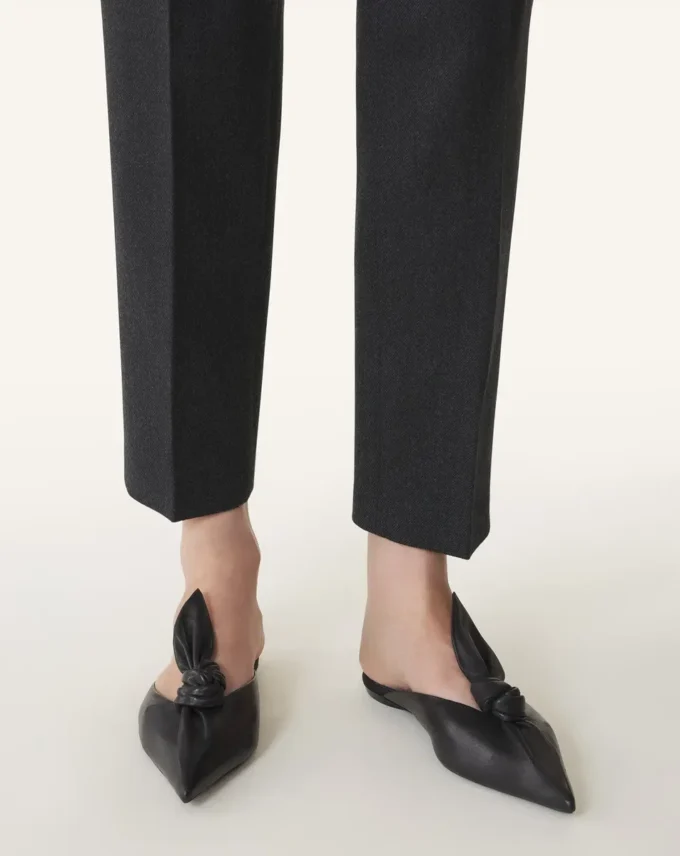 Mules con lazo de cuero Midnight Step Mules con lazo de cuero Midnight Step
