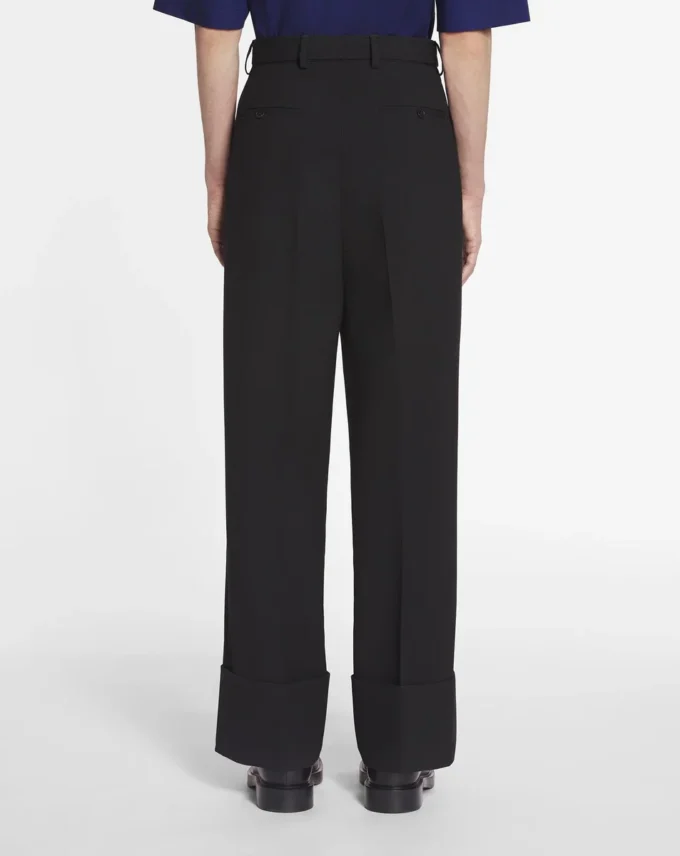 Pantalones anchos con vueltas Pantalones anchos con vueltas