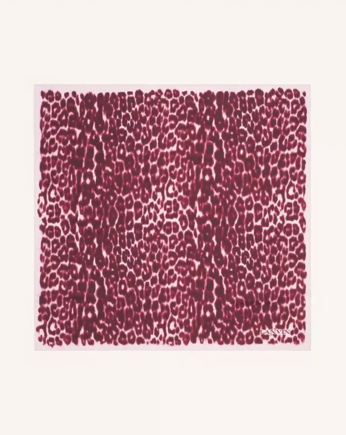 Pañuelo de seda con estampado de leopardo Pañuelo de seda con estampado de leopardo