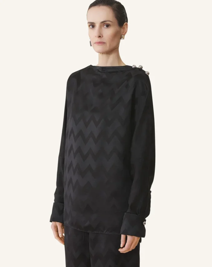 Top fluido en viscosa jacquard