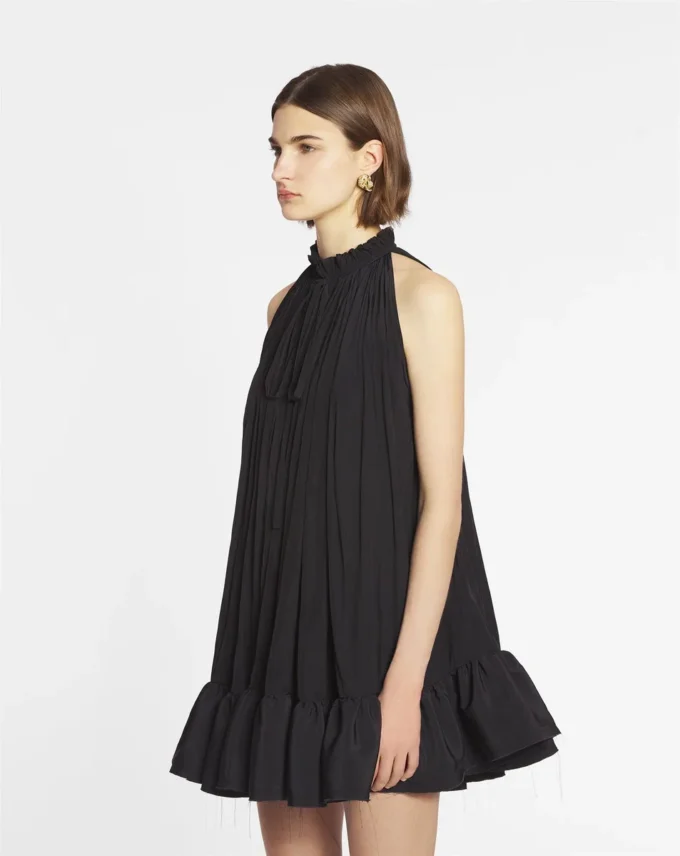 Vestido corto con volantes Vestido corto con volantes