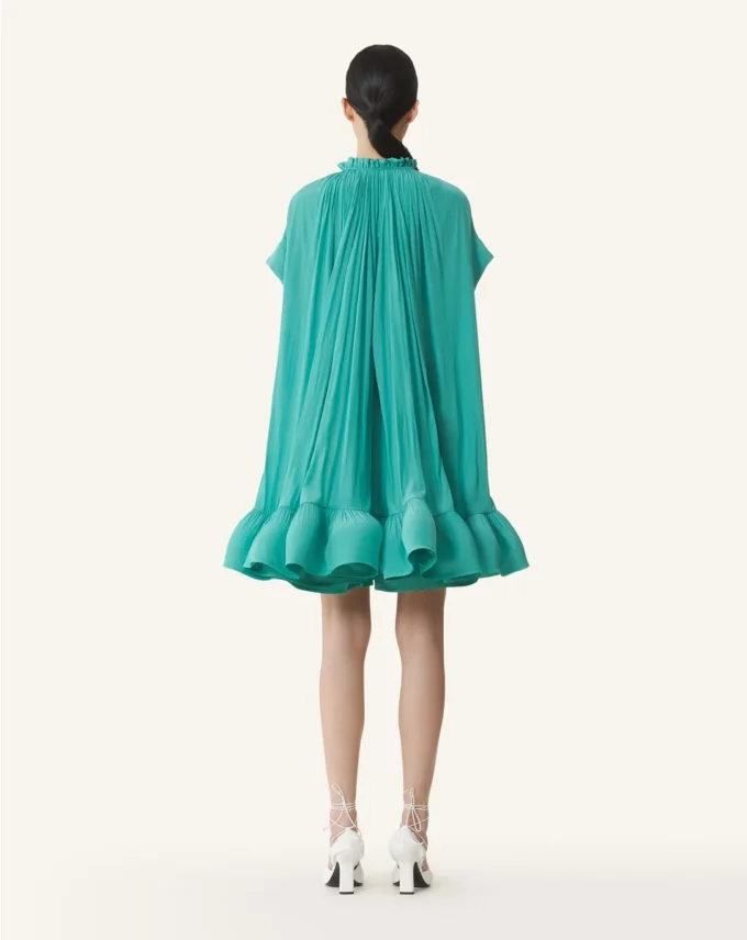 Vestido corto de charmeuse Vestido corto de charmeuse