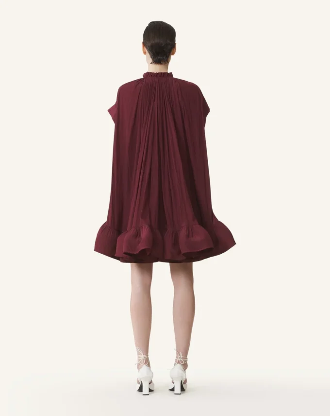 Vestido corto de charmeuse Vestido corto de charmeuse