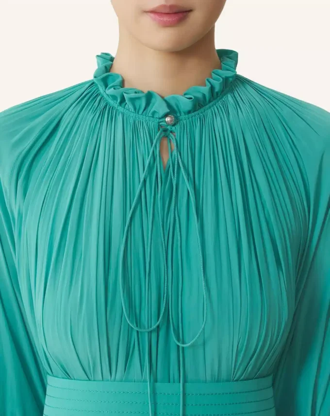 Vestido corto de charmeuse Vestido corto de charmeuse