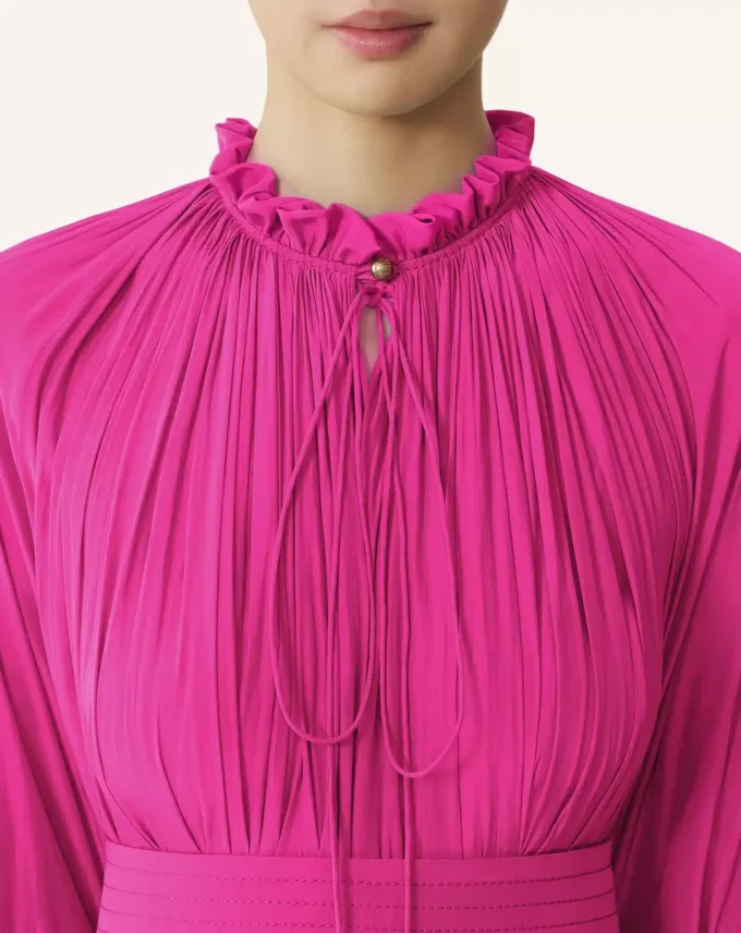Vestido corto de charmeuse Vestido corto de charmeuse
