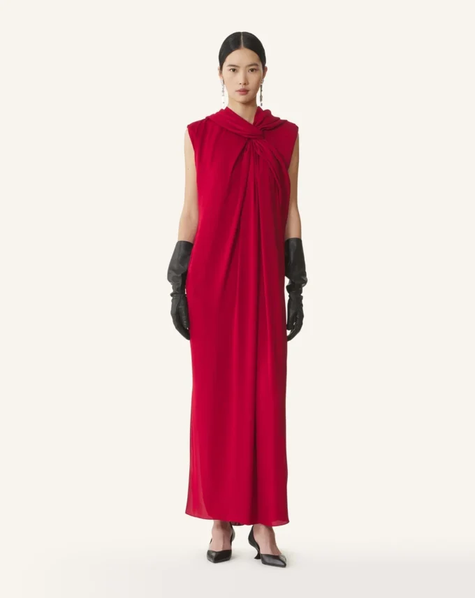 Vestido largo anudado en satén Vestido largo anudado en satén