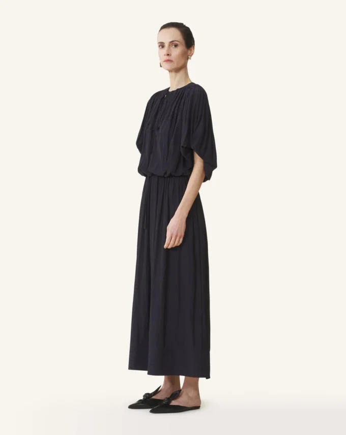 Vestido midi en charmeuse Vestido midi en charmeuse