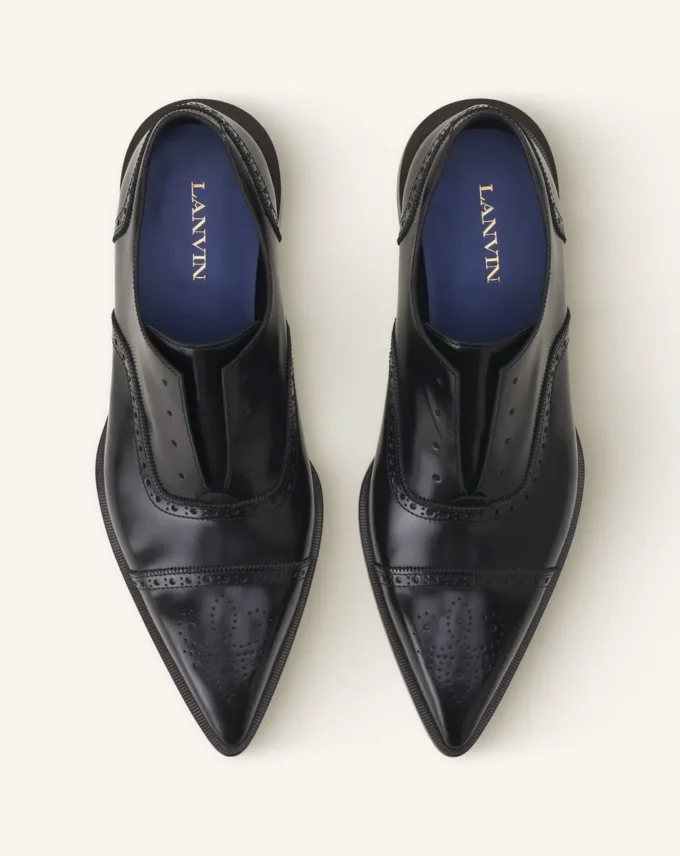 Zapatos brogue Oxford de piel brillante Zapatos brogue Oxford de piel brillante